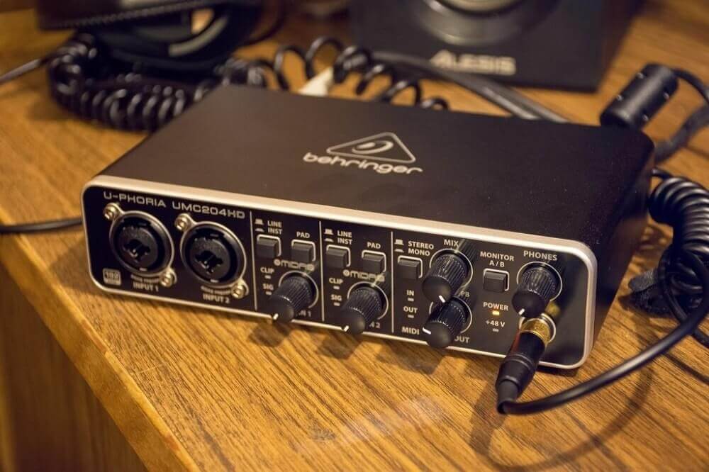 Behringer U-Phoria UMC204HD- best auio interfaces