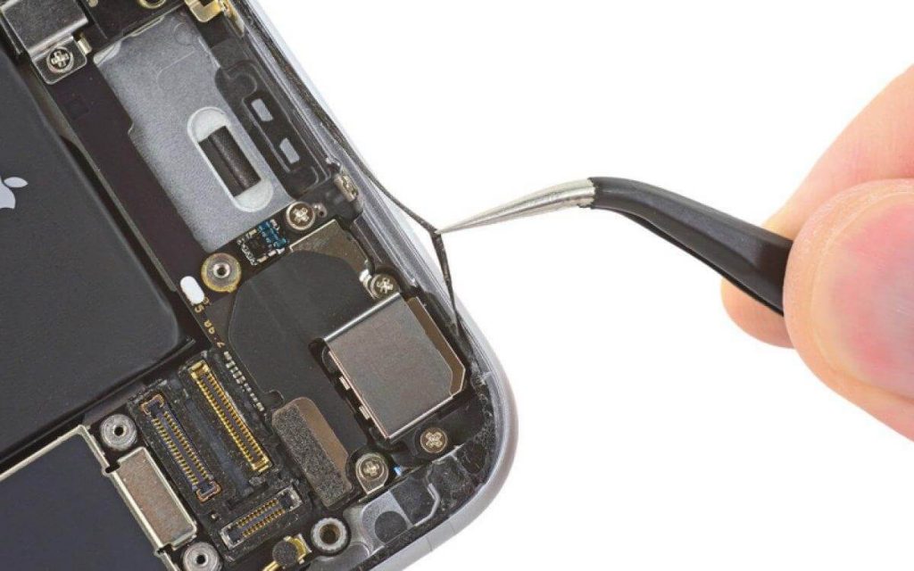 How Mobile Phone Companies are Ensuring Water Resistance
