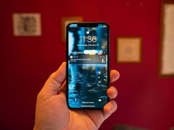 customize iPhone’s Lock Screen